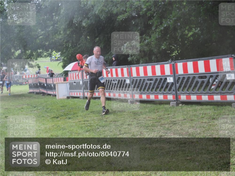 21.06.2025 - 27. Vierlanden-Triathlon KatJ http://msf.ph/oto/8040774 15.06.2025 14:29:40 Ziel 1175, 1271, 1287, 1295 meine-sportfotos.de