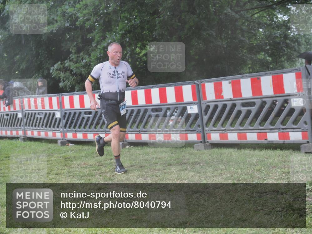 21.06.2025 - 27. Vierlanden-Triathlon KatJ http://msf.ph/oto/8040794 15.06.2025 14:29:41 Ziel 1175, 1271, 1287, 1295 meine-sportfotos.de