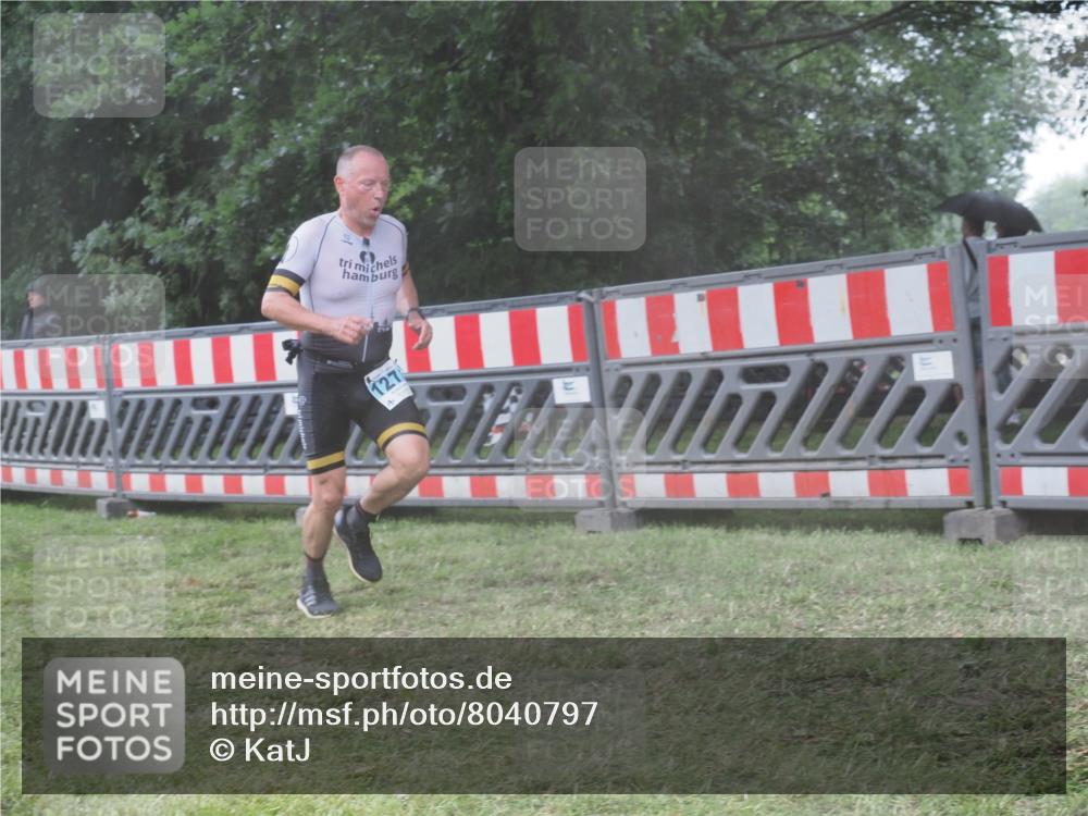21.06.2025 - 27. Vierlanden-Triathlon KatJ http://msf.ph/oto/8040797 15.06.2025 14:29:42 Ziel 1175, 1271, 1287, 1295 meine-sportfotos.de