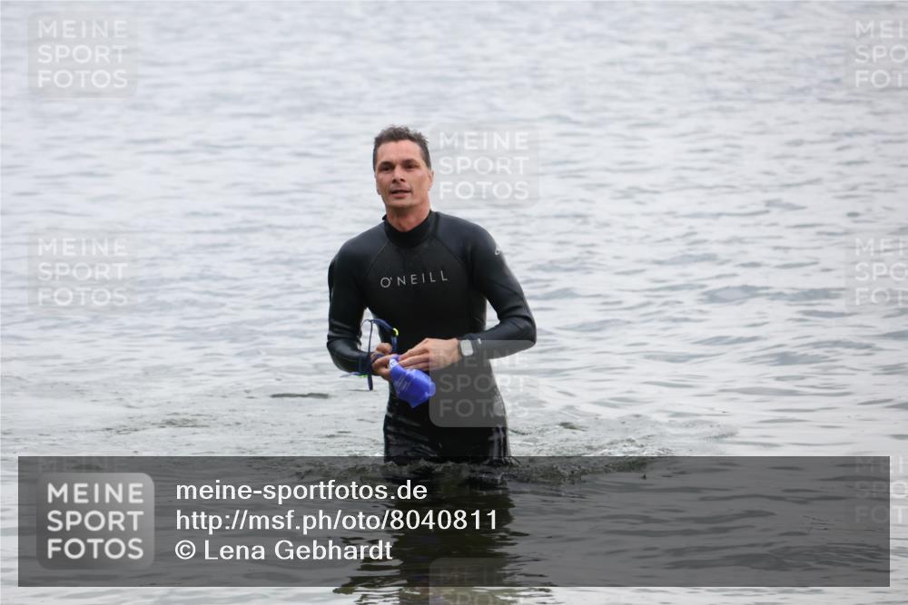 21.06.2025 - 27. Vierlanden-Triathlon Lena Gebhardt http://msf.ph/oto/8040811 15.06.2025 13:01:07 Schwimmen 1121 meine-sportfotos.de
