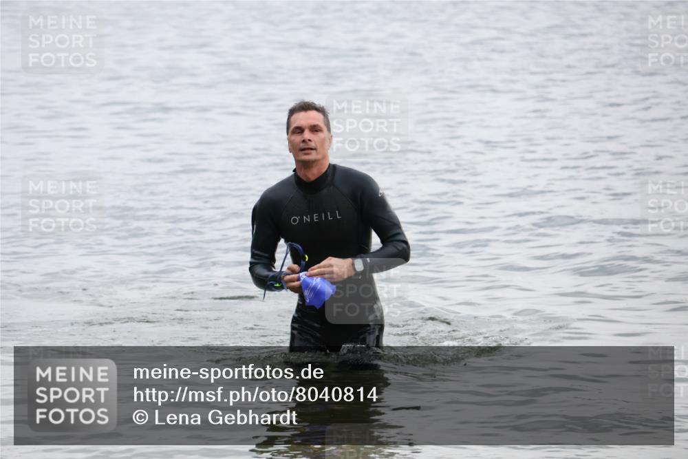 21.06.2025 - 27. Vierlanden-Triathlon Lena Gebhardt http://msf.ph/oto/8040814 15.06.2025 13:01:07 Schwimmen 1121 meine-sportfotos.de