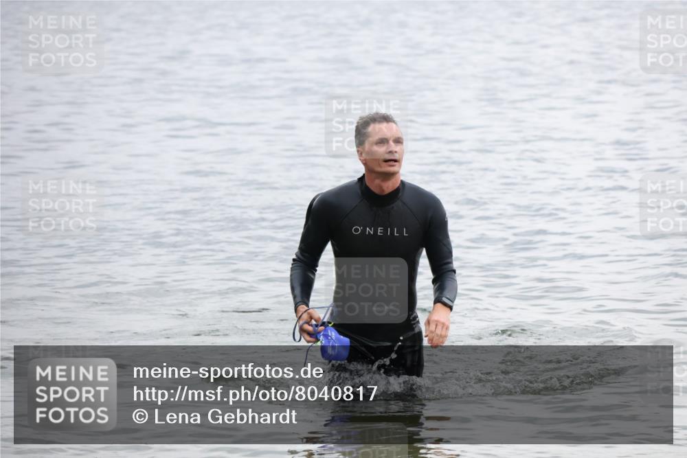 21.06.2025 - 27. Vierlanden-Triathlon Lena Gebhardt http://msf.ph/oto/8040817 15.06.2025 13:01:08 Schwimmen 1121 meine-sportfotos.de