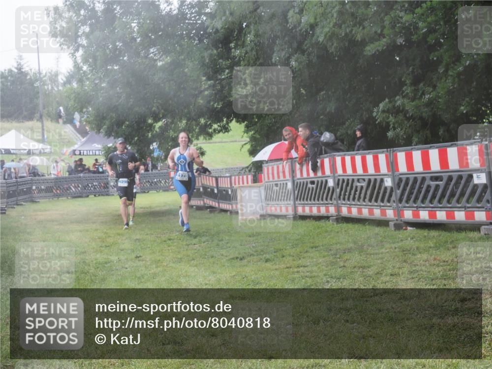 21.06.2025 - 27. Vierlanden-Triathlon KatJ http://msf.ph/oto/8040818 15.06.2025 14:29:45 Ziel 1175, 1287, 1294, 1295 meine-sportfotos.de