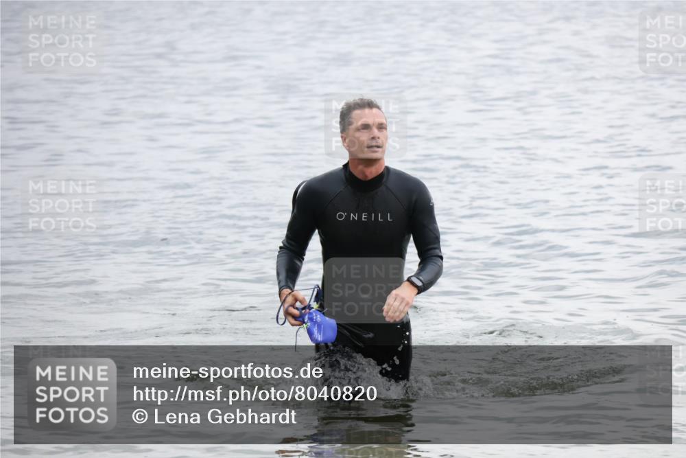 21.06.2025 - 27. Vierlanden-Triathlon Lena Gebhardt http://msf.ph/oto/8040820 15.06.2025 13:01:08 Schwimmen 1121 meine-sportfotos.de