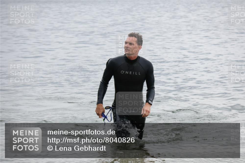21.06.2025 - 27. Vierlanden-Triathlon Lena Gebhardt http://msf.ph/oto/8040826 15.06.2025 13:01:09 Schwimmen 1121 meine-sportfotos.de