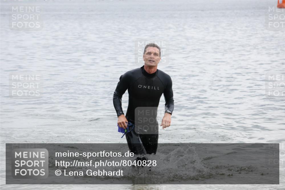 21.06.2025 - 27. Vierlanden-Triathlon Lena Gebhardt http://msf.ph/oto/8040828 15.06.2025 13:01:10 Schwimmen 1121 meine-sportfotos.de