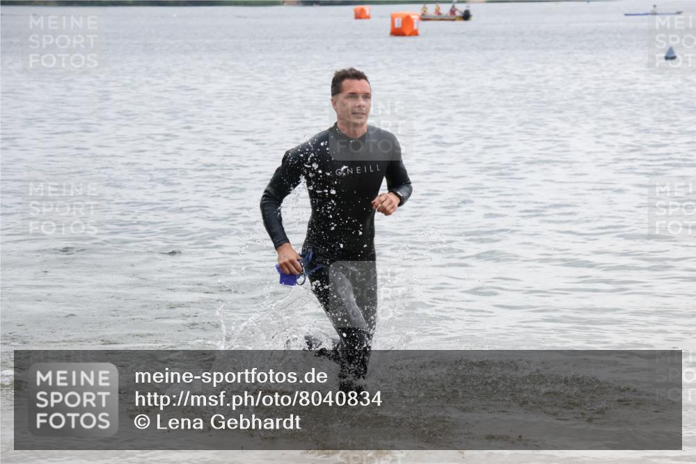 21.06.2025 - 27. Vierlanden-Triathlon Lena Gebhardt http://msf.ph/oto/8040834 15.06.2025 13:01:11 Schwimmen 1121 meine-sportfotos.de