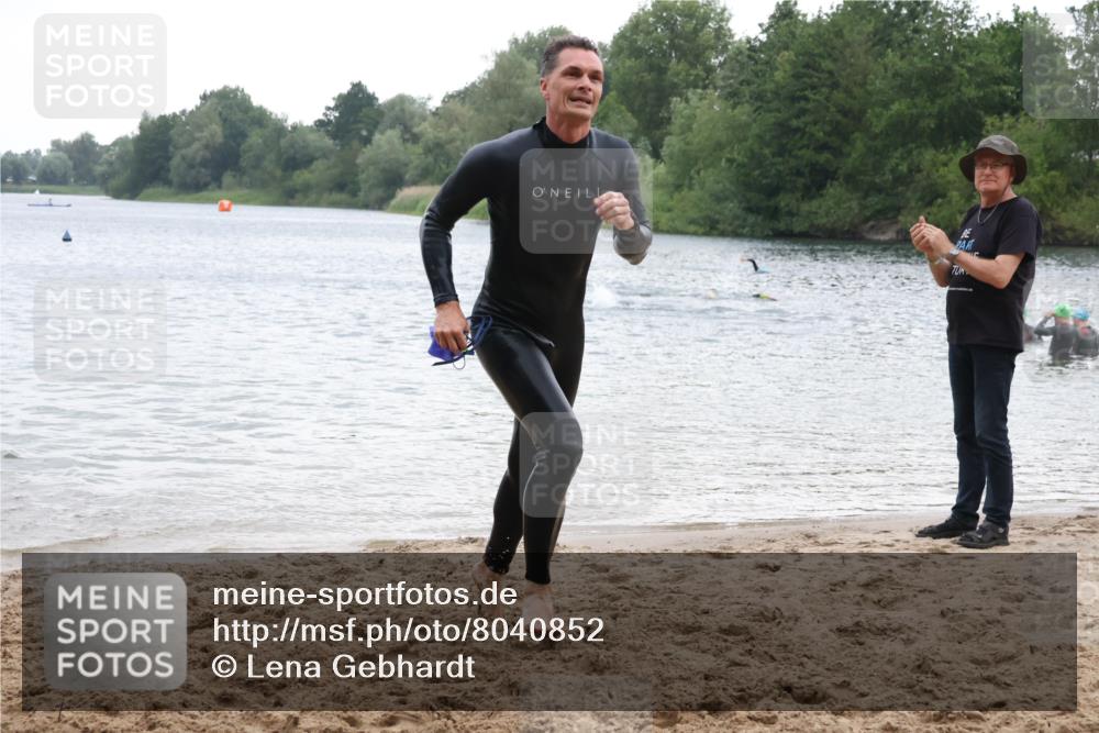 21.06.2025 - 27. Vierlanden-Triathlon Lena Gebhardt http://msf.ph/oto/8040852 15.06.2025 13:01:14 Schwimmen 1121 meine-sportfotos.de