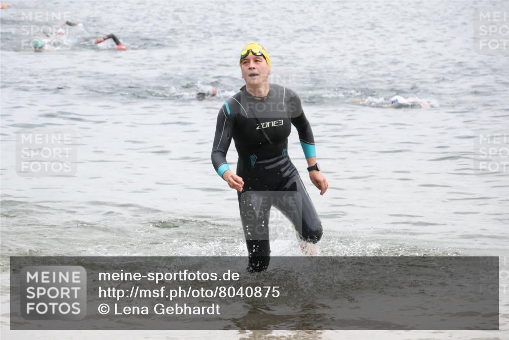 21.06.2025 - 27. Vierlanden-Triathlon Lena Gebhardt http://msf.ph/oto/8040875 15.06.2025 13:04:48 Schwimmen 1165 meine-sportfotos.de