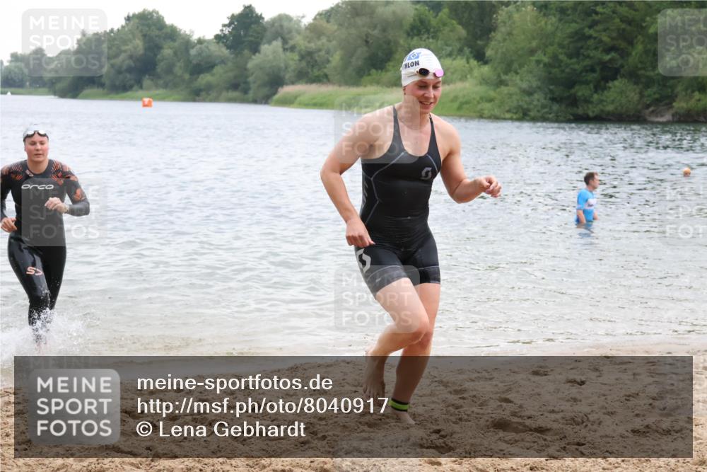 21.06.2025 - 27. Vierlanden-Triathlon Lena Gebhardt http://msf.ph/oto/8040917 15.06.2025 13:05:07 Schwimmen 1174, 1222 meine-sportfotos.de