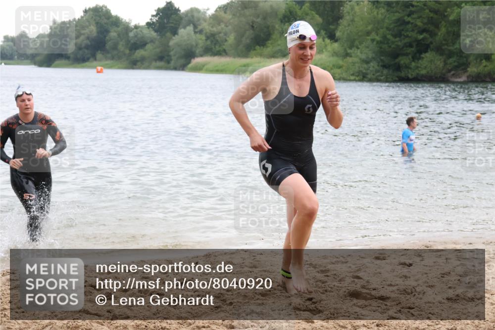 21.06.2025 - 27. Vierlanden-Triathlon Lena Gebhardt http://msf.ph/oto/8040920 15.06.2025 13:05:07 Schwimmen 1174, 1222 meine-sportfotos.de