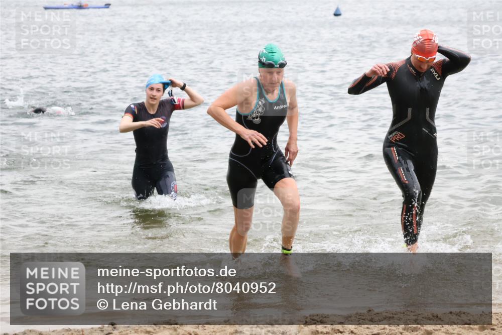 21.06.2025 - 27. Vierlanden-Triathlon Lena Gebhardt http://msf.ph/oto/8040952 15.06.2025 13:05:23 Schwimmen 1170, 1183, 1195, 1230 meine-sportfotos.de