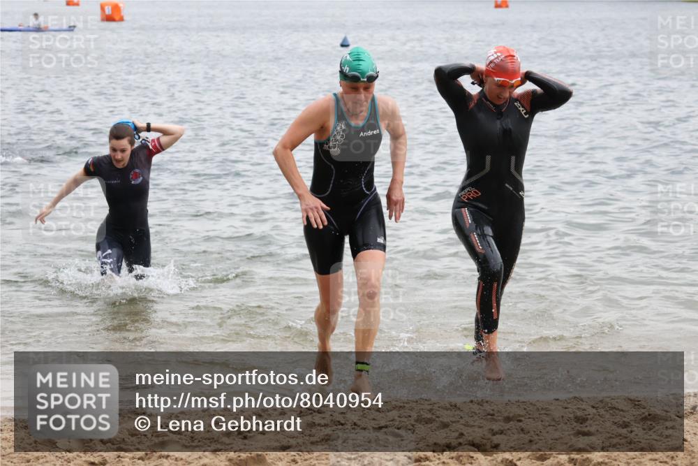 21.06.2025 - 27. Vierlanden-Triathlon Lena Gebhardt http://msf.ph/oto/8040954 15.06.2025 13:05:23 Schwimmen 1170, 1183, 1195, 1230 meine-sportfotos.de