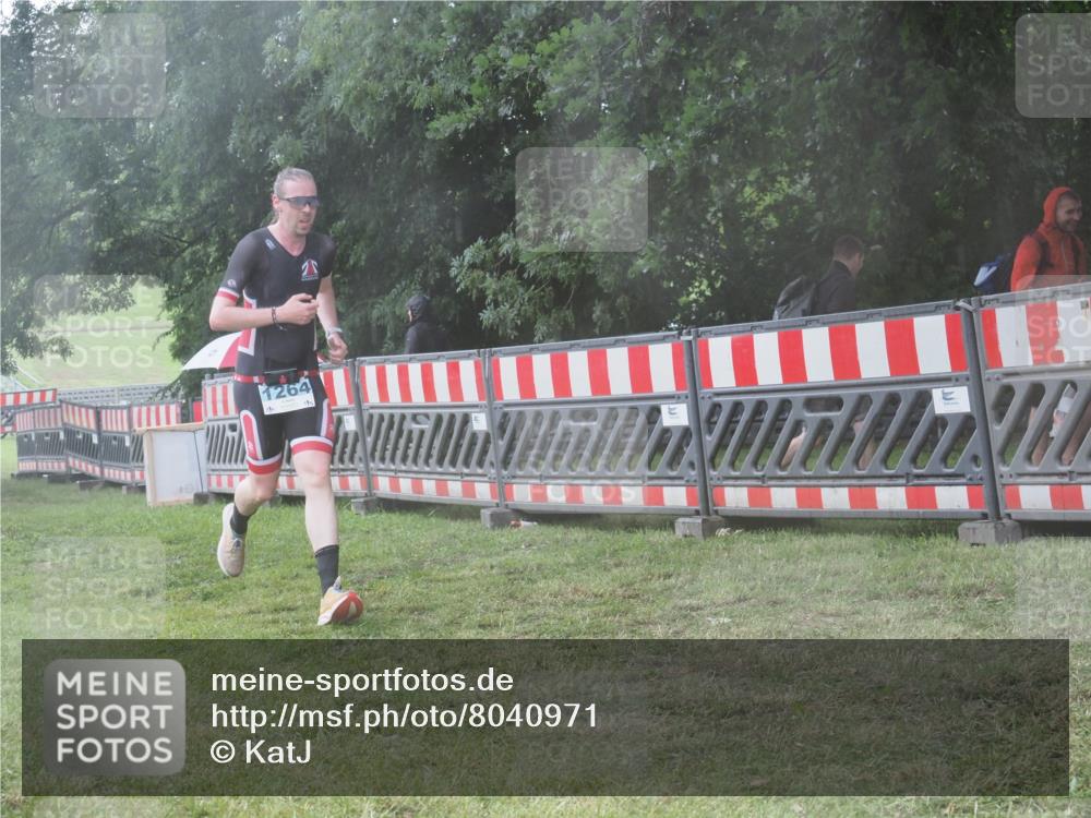 21.06.2025 - 27. Vierlanden-Triathlon KatJ http://msf.ph/oto/8040971 15.06.2025 14:30:06 Ziel 1168, 1264 meine-sportfotos.de