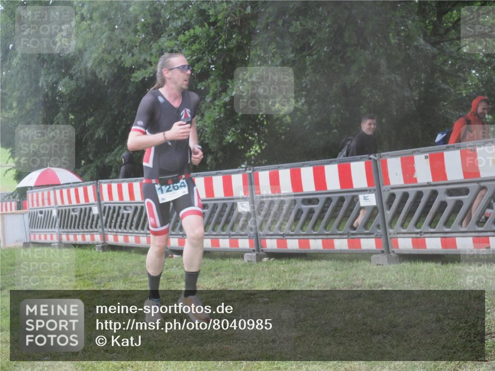 21.06.2025 - 27. Vierlanden-Triathlon KatJ http://msf.ph/oto/8040985 15.06.2025 14:30:06 Ziel 1168, 1264 meine-sportfotos.de