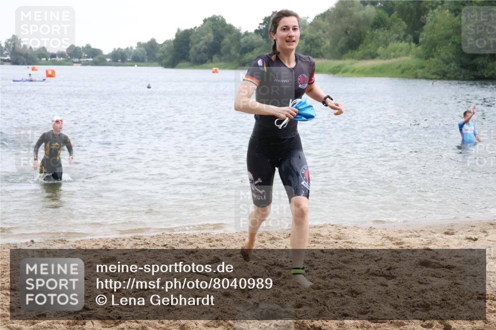 21.06.2025 - 27. Vierlanden-Triathlon Lena Gebhardt http://msf.ph/oto/8040989 15.06.2025 13:05:28 Schwimmen 1170, 1183, 1195, 1230 meine-sportfotos.de