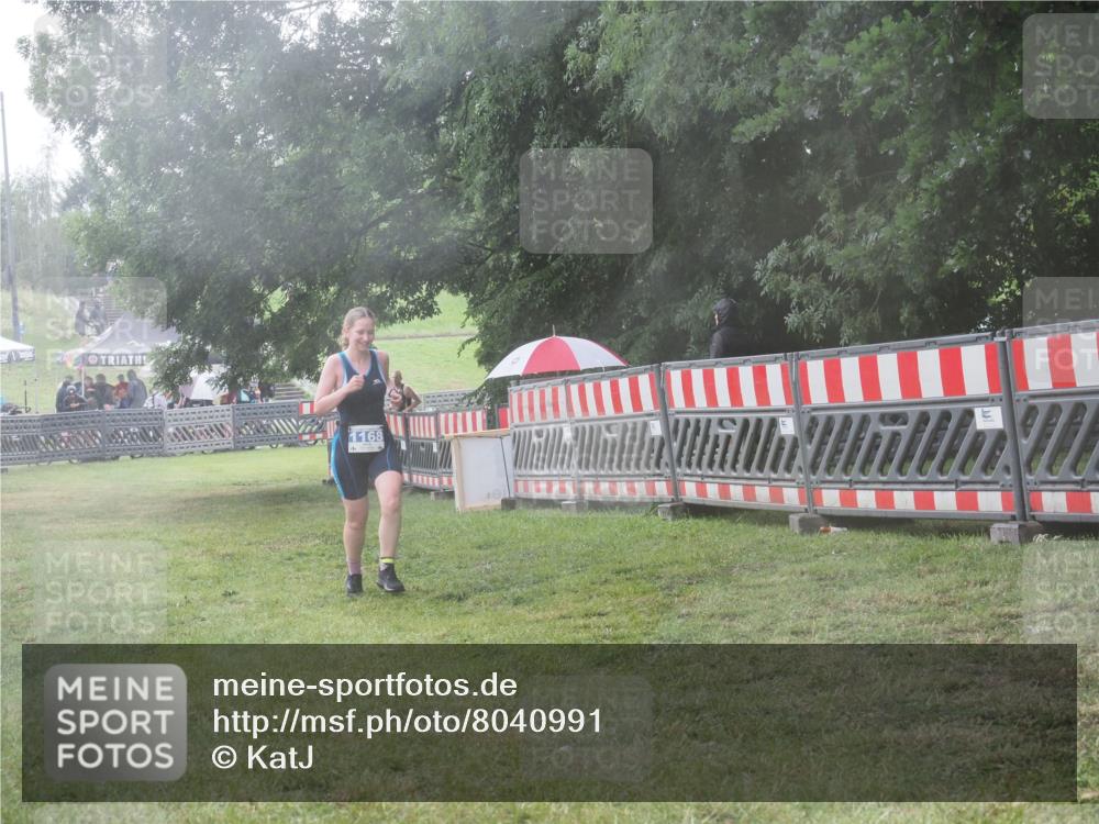 21.06.2025 - 27. Vierlanden-Triathlon KatJ http://msf.ph/oto/8040991 15.06.2025 14:30:11 Ziel 1168, 1236 meine-sportfotos.de