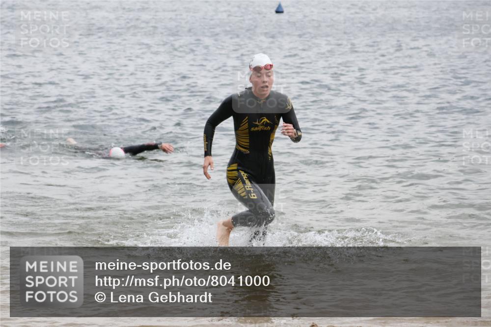 21.06.2025 - 27. Vierlanden-Triathlon Lena Gebhardt http://msf.ph/oto/8041000 15.06.2025 13:05:29 Schwimmen 1170, 1183, 1195, 1230 meine-sportfotos.de