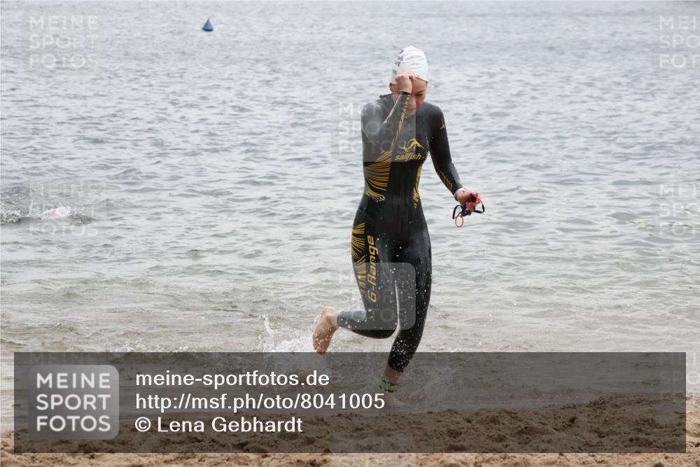 21.06.2025 - 27. Vierlanden-Triathlon Lena Gebhardt http://msf.ph/oto/8041005 15.06.2025 13:05:31 Schwimmen 1170, 1182, 1183, 1195, 1230 meine-sportfotos.de