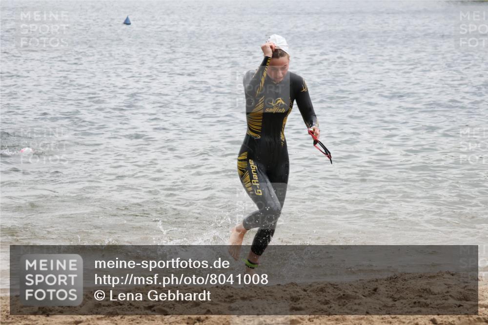 21.06.2025 - 27. Vierlanden-Triathlon Lena Gebhardt http://msf.ph/oto/8041008 15.06.2025 13:05:31 Schwimmen 1170, 1182, 1183, 1195, 1230 meine-sportfotos.de