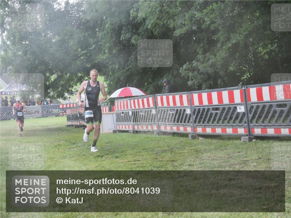 21.06.2025 - 27. Vierlanden-Triathlon KatJ http://msf.ph/oto/8041039 15.06.2025 14:30:18 Ziel 1236, 1255 meine-sportfotos.de