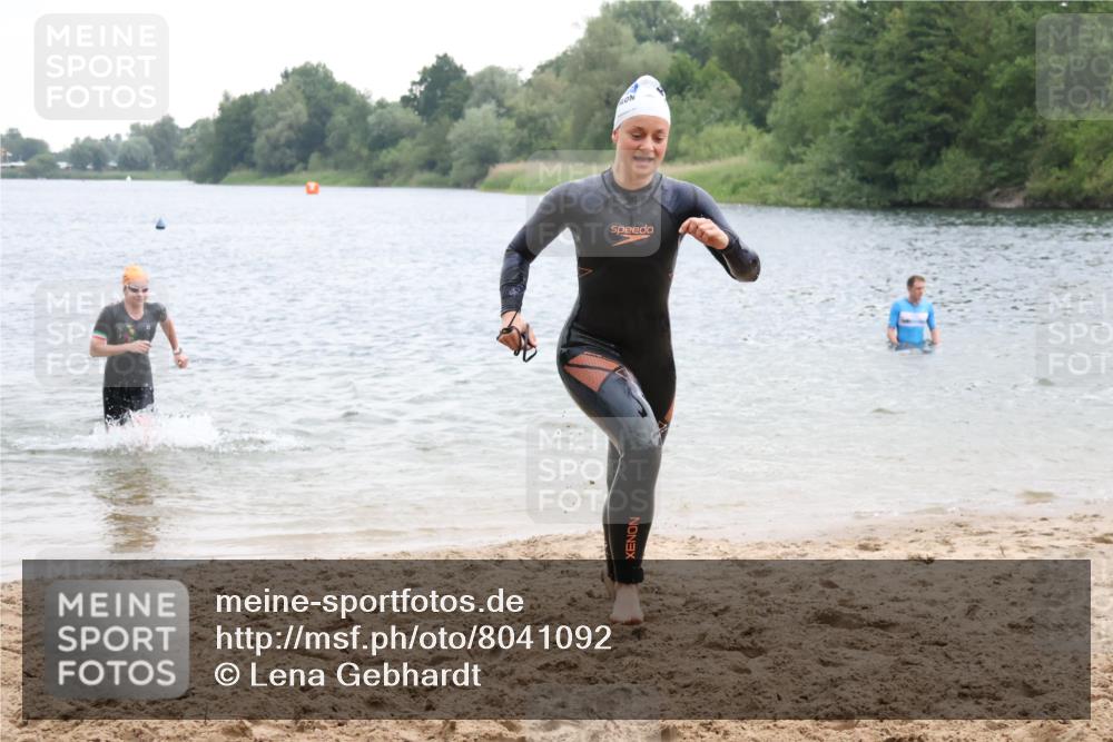 21.06.2025 - 27. Vierlanden-Triathlon Lena Gebhardt http://msf.ph/oto/8041092 15.06.2025 13:05:55 Schwimmen 1171, 1177 meine-sportfotos.de