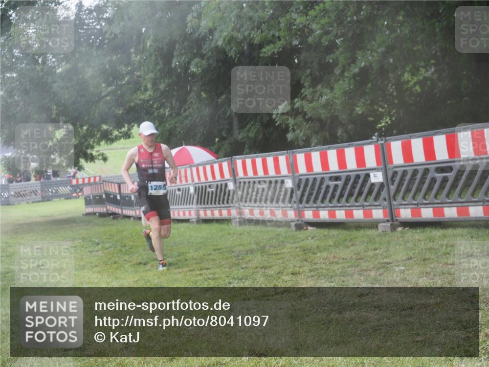 21.06.2025 - 27. Vierlanden-Triathlon KatJ http://msf.ph/oto/8041097 15.06.2025 14:30:22 Ziel 1236, 1255 meine-sportfotos.de