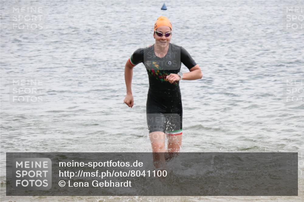 21.06.2025 - 27. Vierlanden-Triathlon Lena Gebhardt http://msf.ph/oto/8041100 15.06.2025 13:05:56 Schwimmen 1171, 1177 meine-sportfotos.de