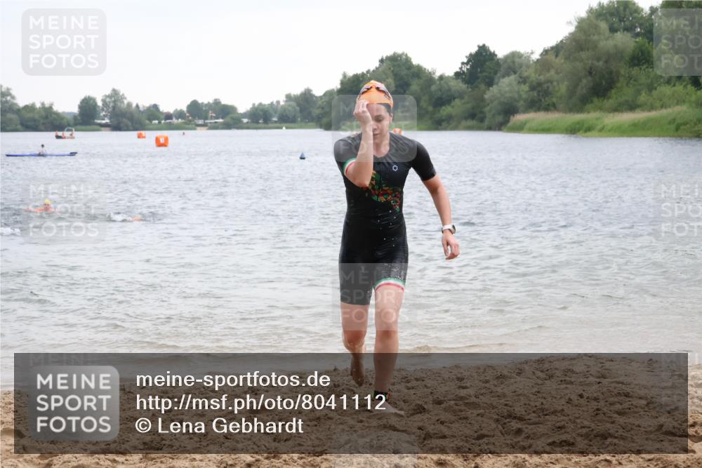 21.06.2025 - 27. Vierlanden-Triathlon Lena Gebhardt http://msf.ph/oto/8041112 15.06.2025 13:05:58 Schwimmen 1171, 1177 meine-sportfotos.de