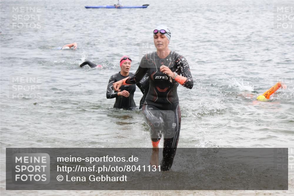 21.06.2025 - 27. Vierlanden-Triathlon Lena Gebhardt http://msf.ph/oto/8041131 15.06.2025 13:06:13 Schwimmen 1169, 1180, 1189, 1190, 1208 meine-sportfotos.de