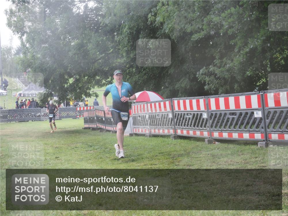21.06.2025 - 27. Vierlanden-Triathlon KatJ http://msf.ph/oto/8041137 15.06.2025 14:30:46 Ziel 1244, 1313 meine-sportfotos.de