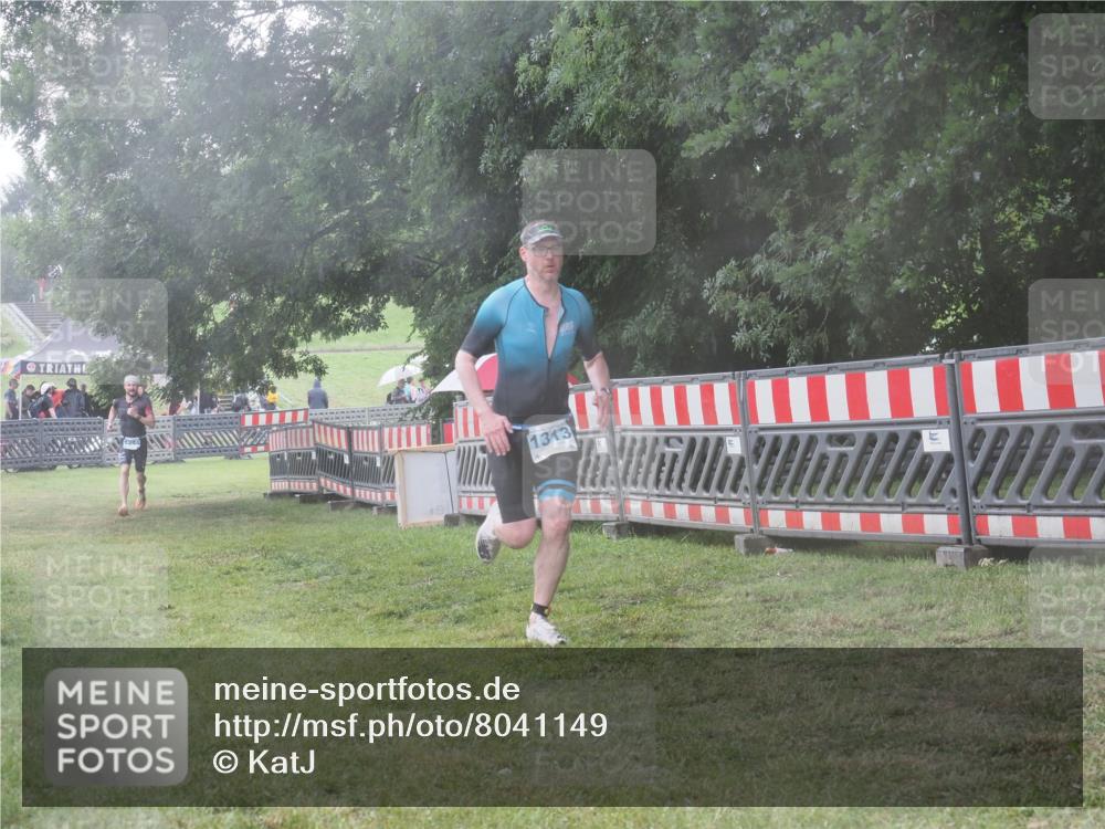 21.06.2025 - 27. Vierlanden-Triathlon KatJ http://msf.ph/oto/8041149 15.06.2025 14:30:46 Ziel 1244, 1313 meine-sportfotos.de