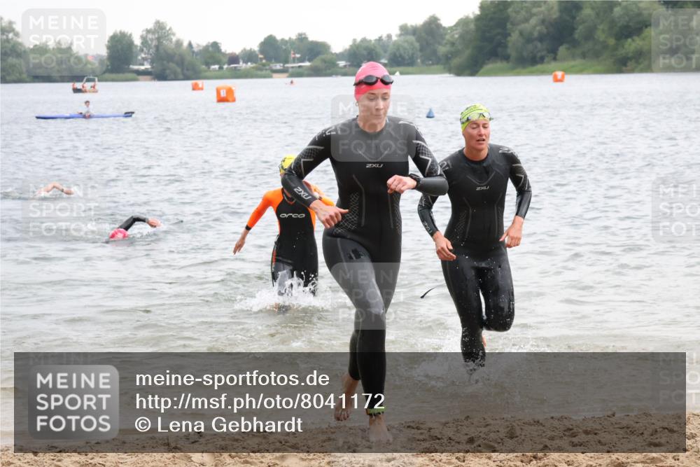 21.06.2025 - 27. Vierlanden-Triathlon Lena Gebhardt http://msf.ph/oto/8041172 15.06.2025 13:06:19 Schwimmen 1169, 1180, 1189, 1190, 1208 meine-sportfotos.de