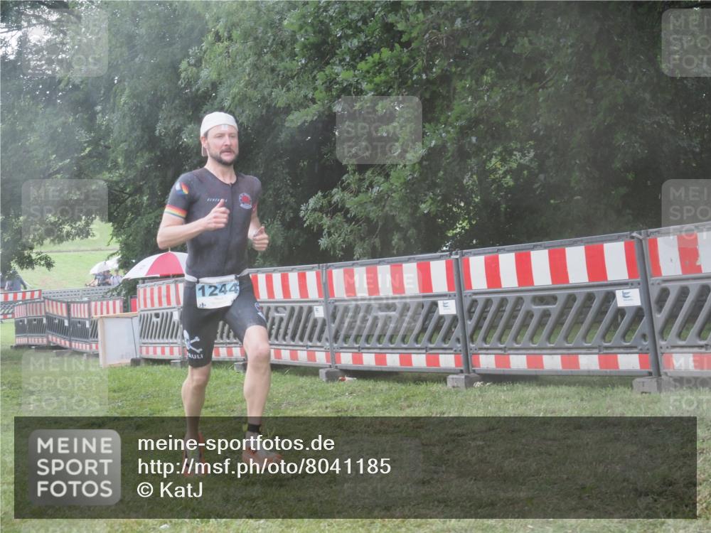 21.06.2025 - 27. Vierlanden-Triathlon KatJ http://msf.ph/oto/8041185 15.06.2025 14:30:52 Ziel 1244 meine-sportfotos.de