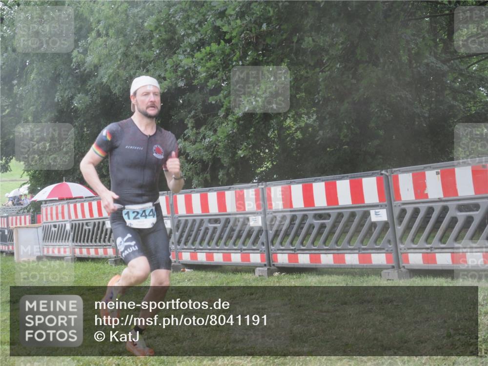 21.06.2025 - 27. Vierlanden-Triathlon KatJ http://msf.ph/oto/8041191 15.06.2025 14:30:52 Ziel 1244 meine-sportfotos.de