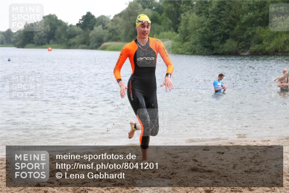 21.06.2025 - 27. Vierlanden-Triathlon Lena Gebhardt http://msf.ph/oto/8041201 15.06.2025 13:06:23 Schwimmen 1164, 1169, 1180, 1189, 1190, 1208 meine-sportfotos.de