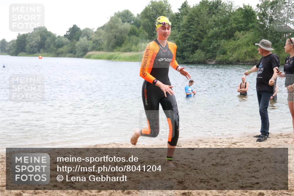 21.06.2025 - 27. Vierlanden-Triathlon Lena Gebhardt http://msf.ph/oto/8041204 15.06.2025 13:06:23 Schwimmen 1164, 1169, 1180, 1189, 1190, 1208 meine-sportfotos.de