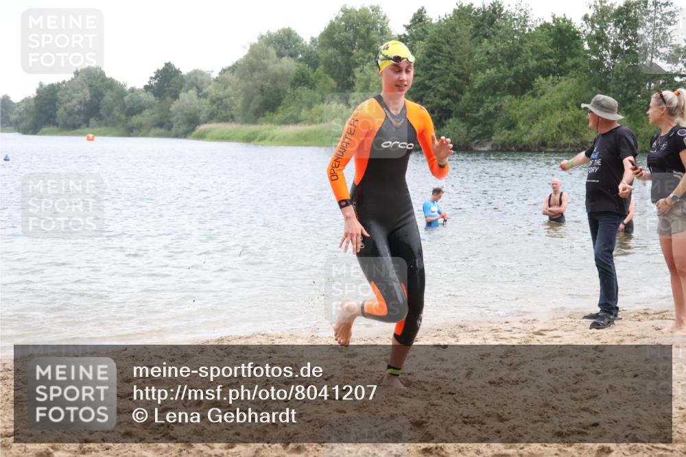 21.06.2025 - 27. Vierlanden-Triathlon Lena Gebhardt http://msf.ph/oto/8041207 15.06.2025 13:06:23 Schwimmen 1164, 1169, 1180, 1189, 1190, 1208 meine-sportfotos.de