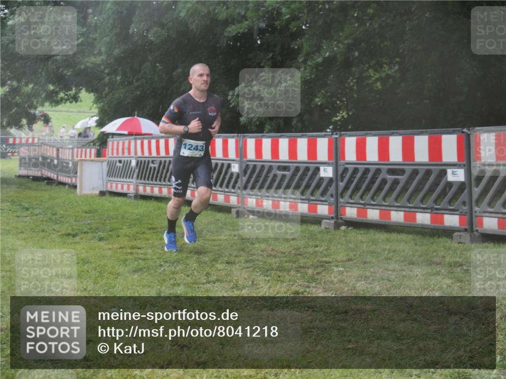 21.06.2025 - 27. Vierlanden-Triathlon KatJ http://msf.ph/oto/8041218 15.06.2025 14:31:31 Ziel 1243, 1257 meine-sportfotos.de