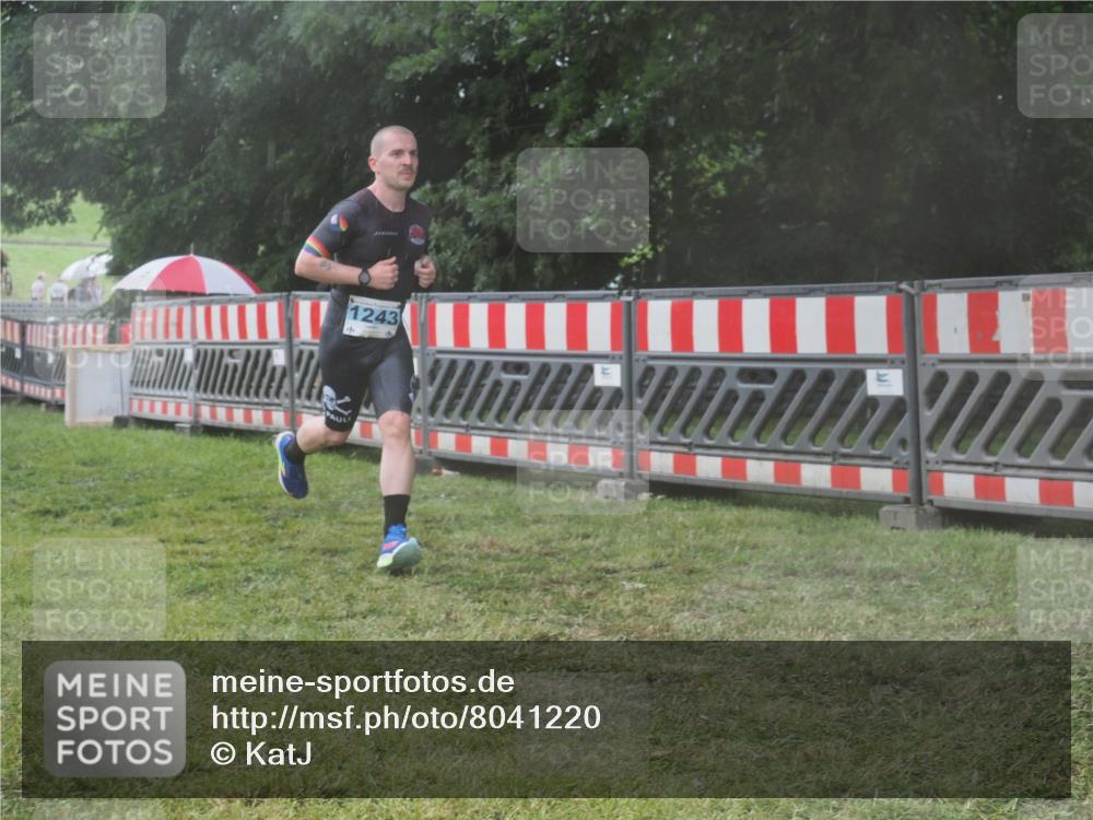 21.06.2025 - 27. Vierlanden-Triathlon KatJ http://msf.ph/oto/8041220 15.06.2025 14:31:31 Ziel 1243, 1257 meine-sportfotos.de