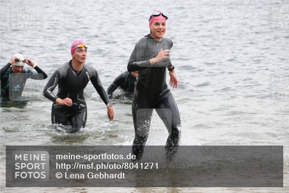 21.06.2025 - 27. Vierlanden-Triathlon Lena Gebhardt http://msf.ph/oto/8041271 15.06.2025 13:06:45 Schwimmen 1167, 1175, 1191, 1210, 1215, 1217 meine-sportfotos.de