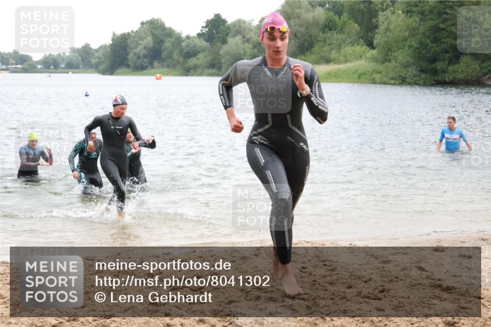 21.06.2025 - 27. Vierlanden-Triathlon Lena Gebhardt http://msf.ph/oto/8041302 15.06.2025 13:06:49 Schwimmen 1167, 1175, 1191, 1205, 1210, 1215, 1217 meine-sportfotos.de