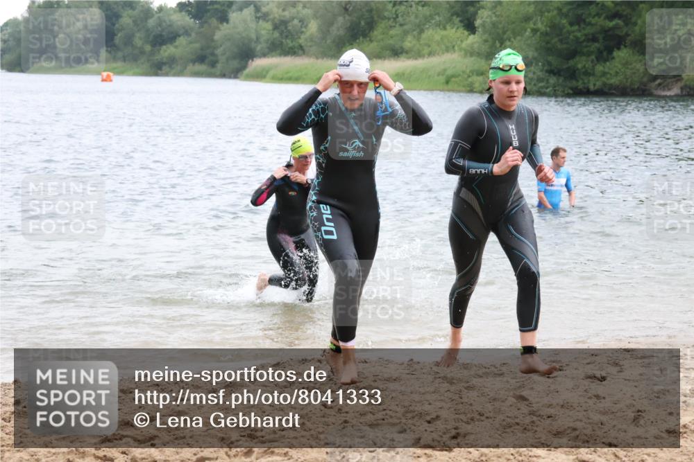 21.06.2025 - 27. Vierlanden-Triathlon Lena Gebhardt http://msf.ph/oto/8041333 15.06.2025 13:06:54 Schwimmen 1166, 1167, 1191, 1200, 1205, 1210, 1215, 1217 meine-sportfotos.de