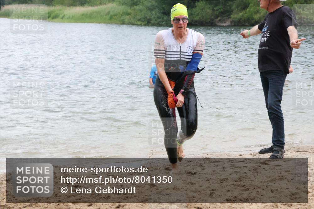 21.06.2025 - 27. Vierlanden-Triathlon Lena Gebhardt http://msf.ph/oto/8041350 15.06.2025 13:06:56 Schwimmen 1166, 1167, 1191, 1200, 1205, 1210, 1215, 1217 meine-sportfotos.de