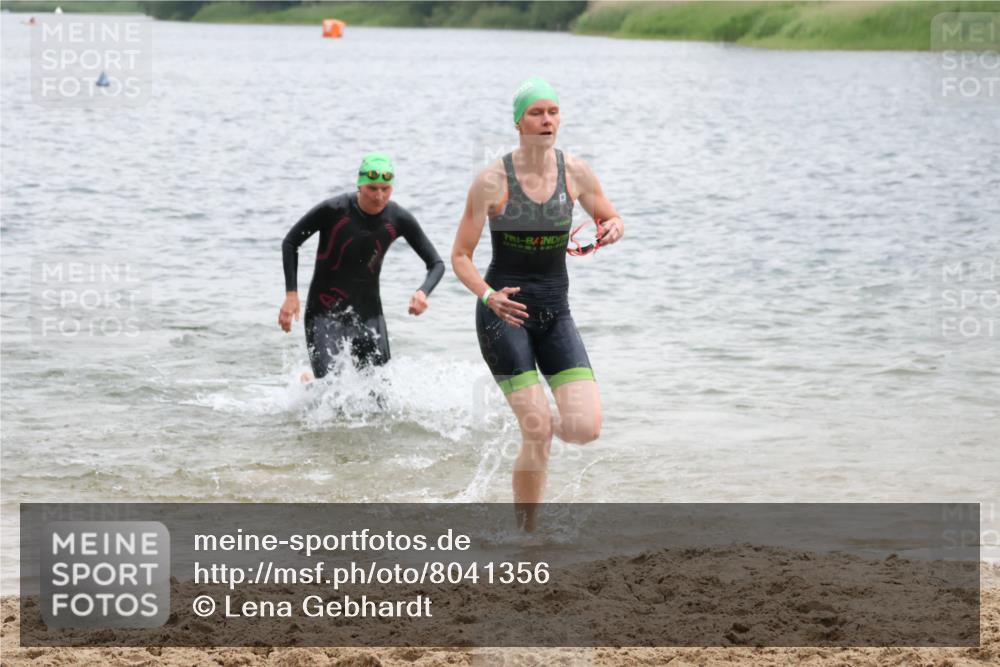 21.06.2025 - 27. Vierlanden-Triathlon Lena Gebhardt http://msf.ph/oto/8041356 15.06.2025 13:06:57 Schwimmen 1166, 1167, 1191, 1200, 1205, 1210, 1215, 1217 meine-sportfotos.de