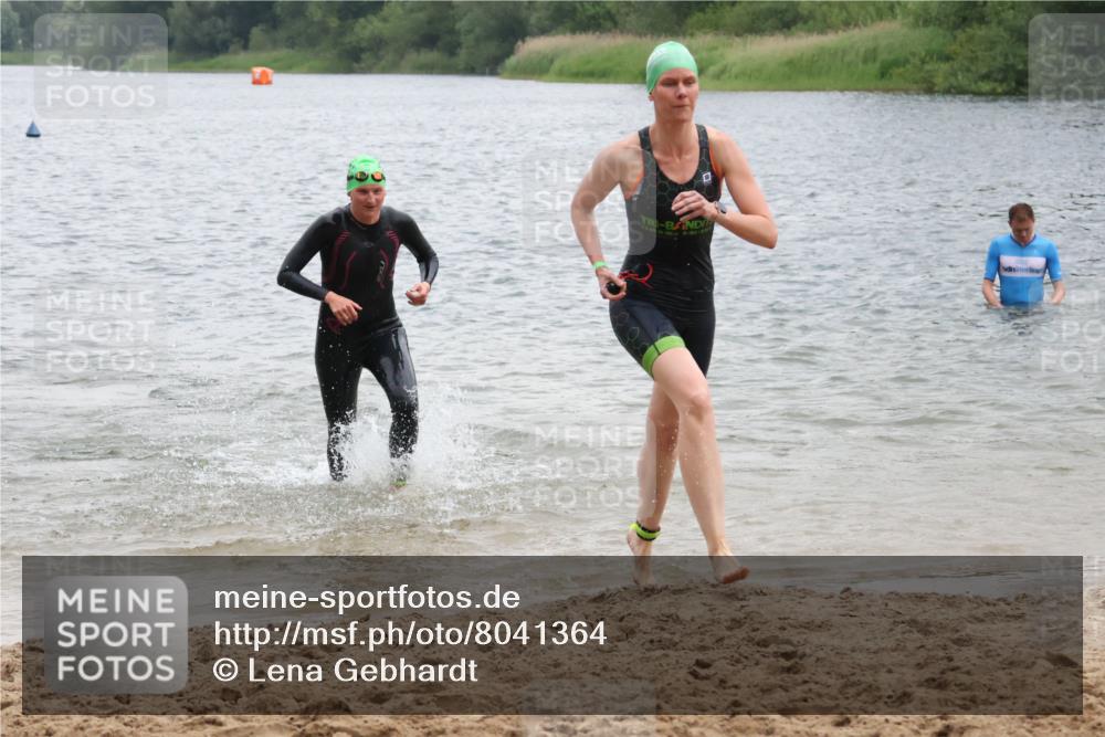 21.06.2025 - 27. Vierlanden-Triathlon Lena Gebhardt http://msf.ph/oto/8041364 15.06.2025 13:06:58 Schwimmen 1166, 1167, 1191, 1200, 1205, 1210, 1215, 1217 meine-sportfotos.de