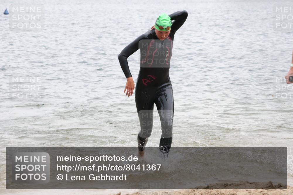 21.06.2025 - 27. Vierlanden-Triathlon Lena Gebhardt http://msf.ph/oto/8041367 15.06.2025 13:06:59 Schwimmen 1166, 1167, 1200, 1205, 1210, 1215, 1217 meine-sportfotos.de