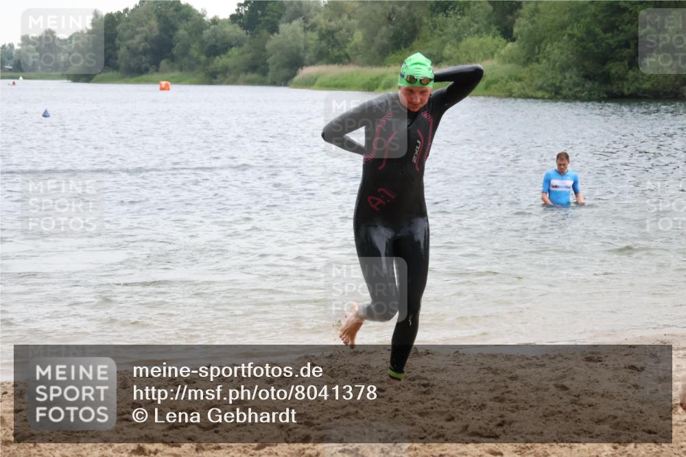 21.06.2025 - 27. Vierlanden-Triathlon Lena Gebhardt http://msf.ph/oto/8041378 15.06.2025 13:07:00 Schwimmen 1166, 1167, 1200, 1205, 1215, 1217 meine-sportfotos.de