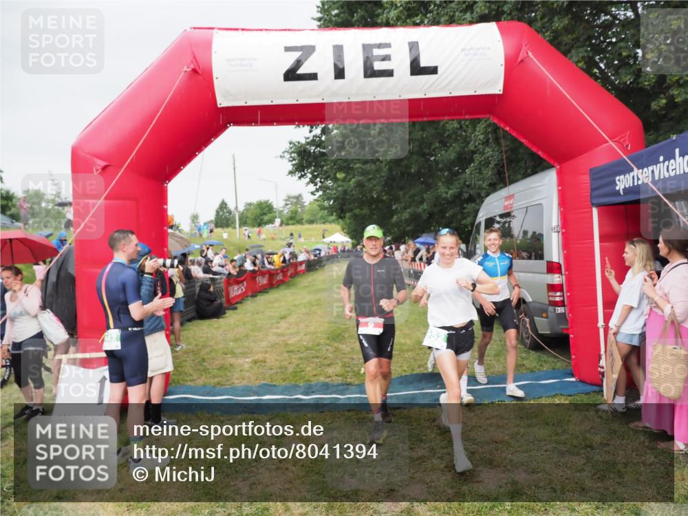 21.06.2025 - 27. Vierlanden-Triathlon MichiJ http://msf.ph/oto/8041394 15.06.2026 13:29:19 Ziel 9, 952 meine-sportfotos.de