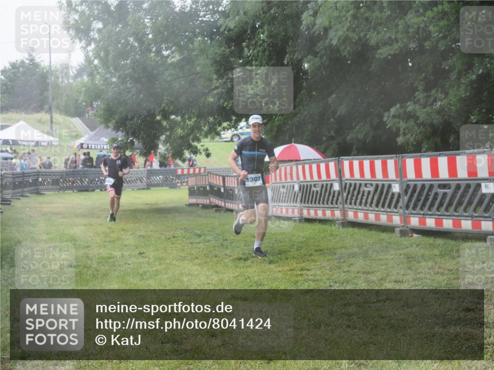 21.06.2025 - 27. Vierlanden-Triathlon KatJ http://msf.ph/oto/8041424 15.06.2025 14:32:57 Ziel 1262, 1307 meine-sportfotos.de